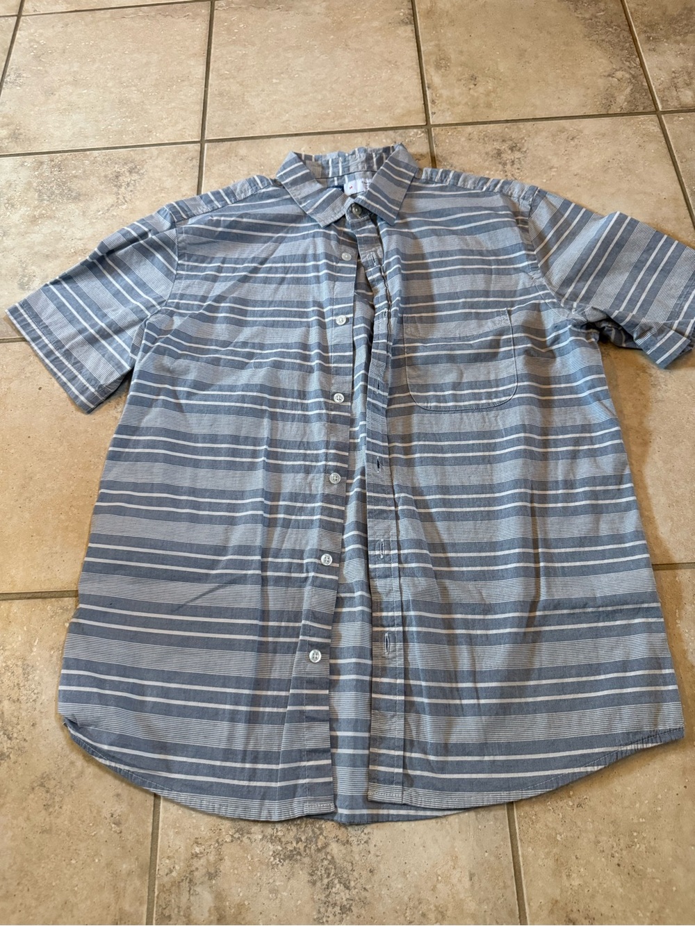 Old Navy Striped Button-Down Shirt in Blue & Gray Size Medium